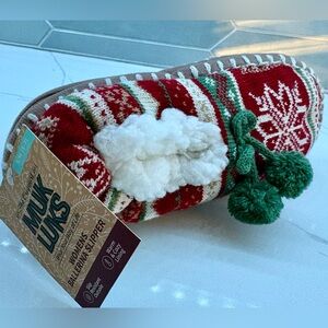 NWT Muk Luks Ballerina Slip Resistant Slippers Women Size: S-M, 5-7, Christmas